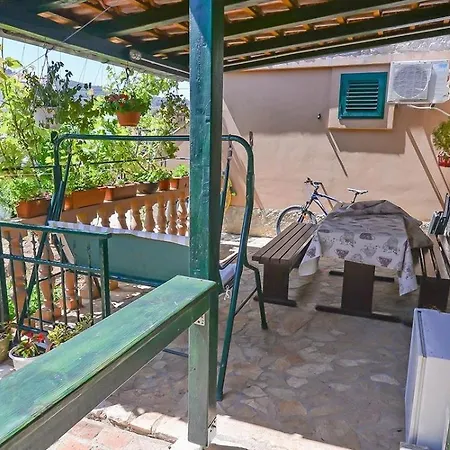 Apartment Cvita A2+1 Veli Losinj