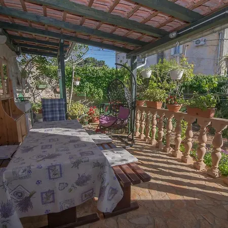 Apartment Cvita A2+1 Veli Losinj