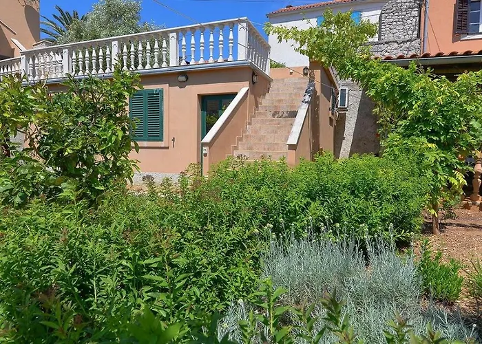 Cvita A2+1 Veli Lošinj