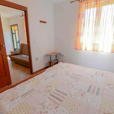 Cvita A2+1 Apartman *